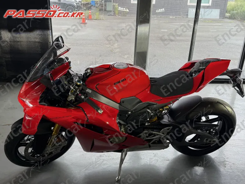 Ducati Panigale V4 S - фото 0