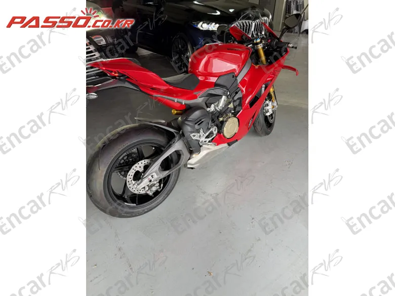 Ducati Panigale V4 S - фото 1