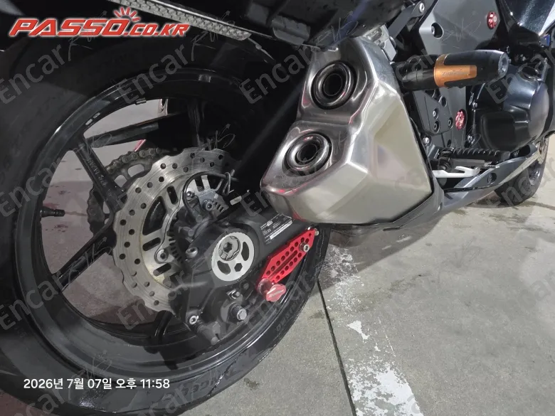 Kawasaki Z 1000 Sx - фото 6