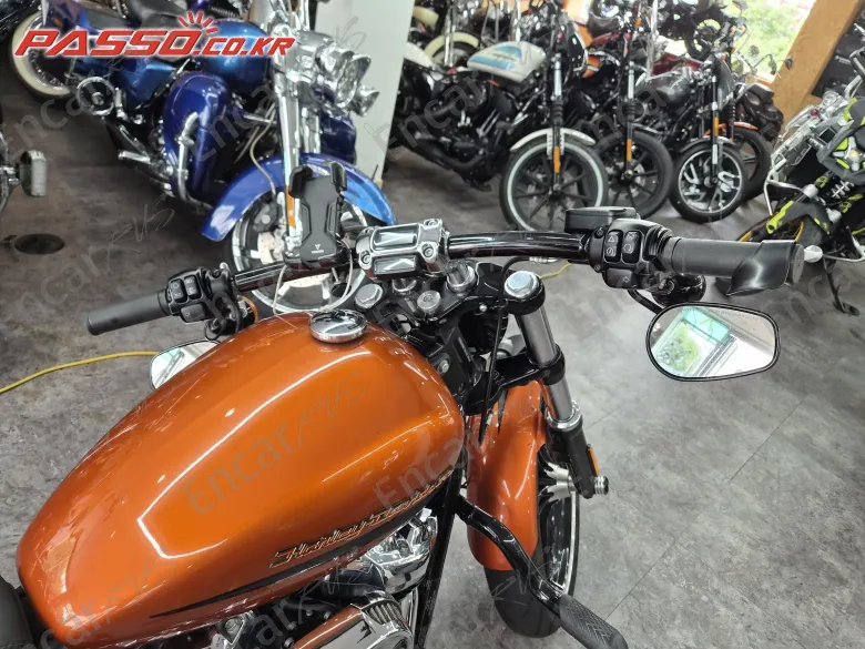 HARLEY-DAVIDSON BREAKOUT 114 - фото 3