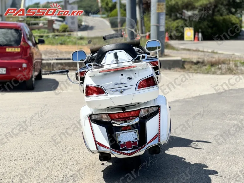 HONDA GOLDWING 1800 - фото 2