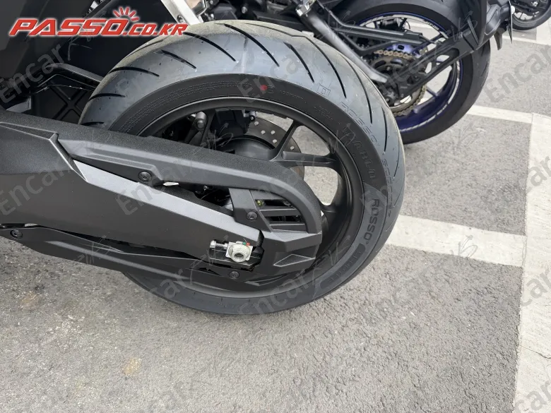 Honda Forza 750 - фото 4