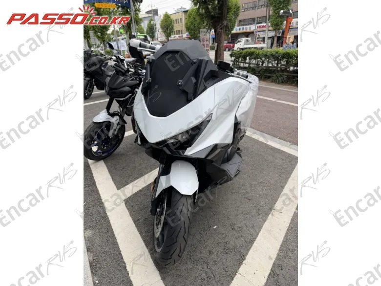 Honda Forza 750 - фото 6