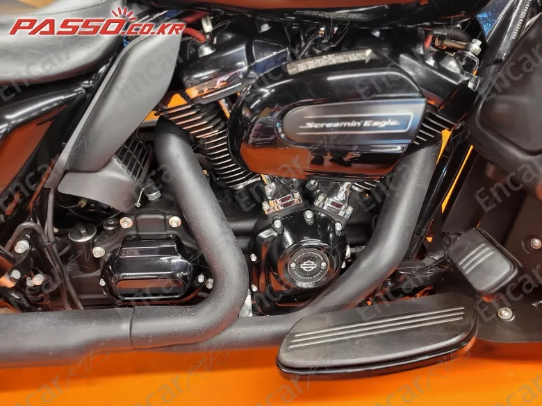 HARLEY-DAVIDSON FLHXS STREET GLIDE SPECIAL - фото 4