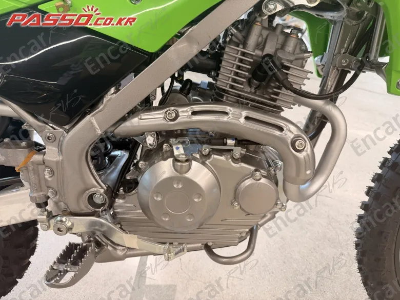 KAWASAKI KLX 140 - фото 4