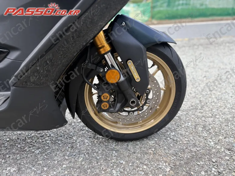 YAMAHA T MAX 560 - фото 4