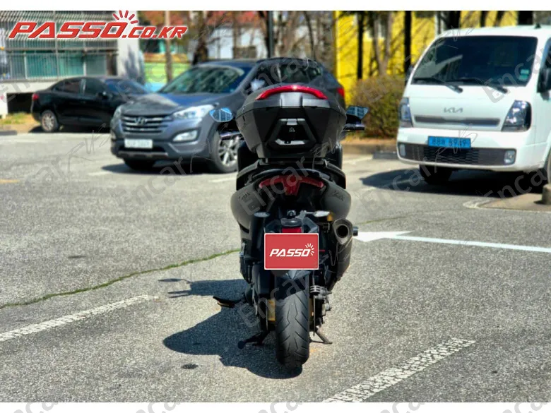 YAMAHA T MAX 560 - фото 2