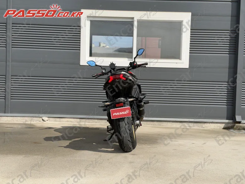 Suzuki Gsx S 1000 - фото 2