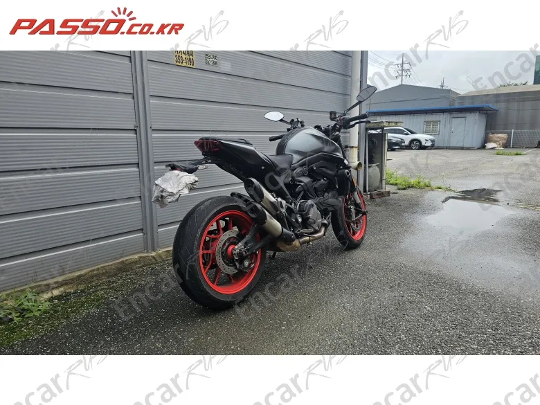 Ducati Monster 937 - фото 2