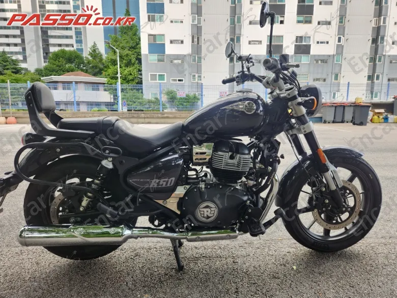 Royal Enfield Super Meteor 650 - фото 0