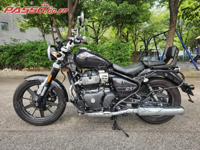 Royal Enfield Super Meteor 650 - фото 1