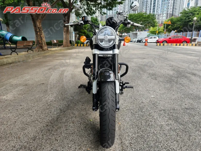 Royal Enfield Super Meteor 650 - фото 6
