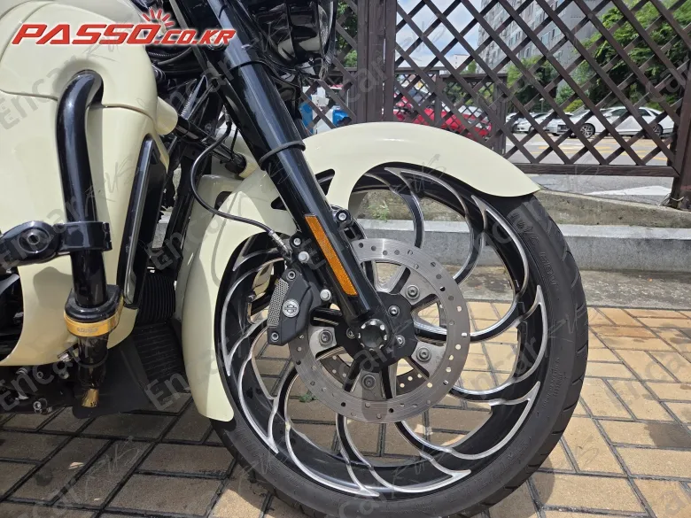 HARLEY-DAVIDSON ROAD KING SPECIAL - фото 5