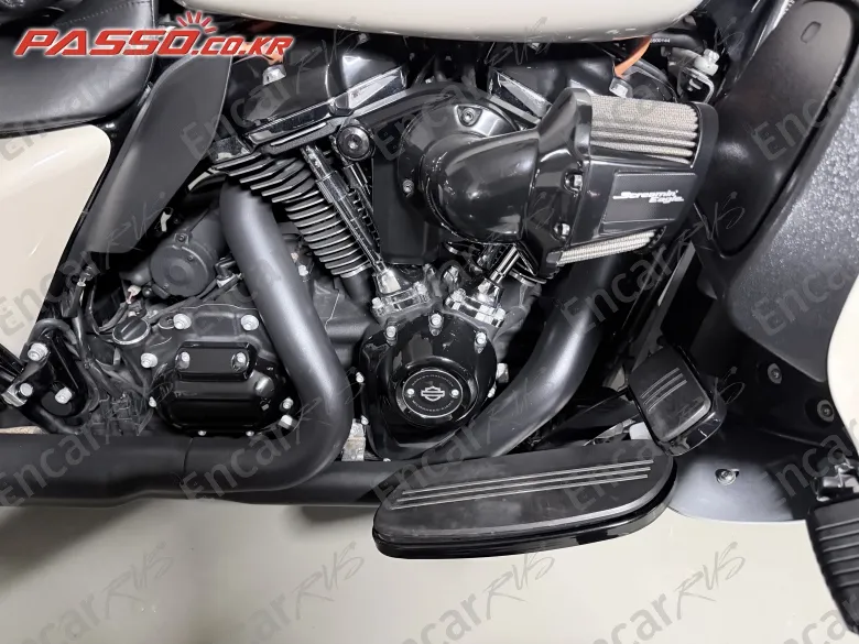 HARLEY-DAVIDSON FLHXS STREET GLIDE SPECIAL - фото 4