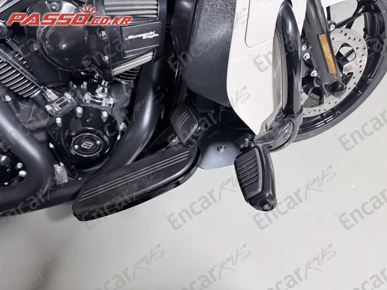 HARLEY-DAVIDSON FLHXS STREET GLIDE SPECIAL - фото 5
