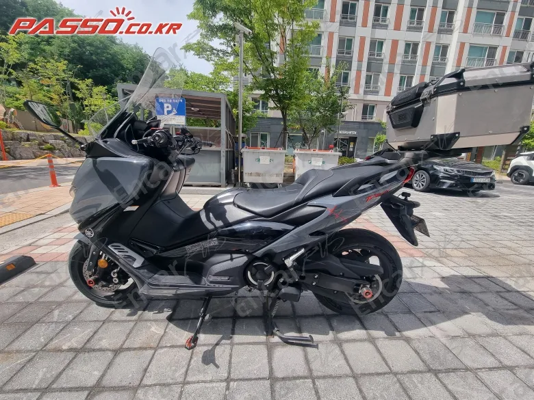 YAMAHA T MAX 560 - фото 1