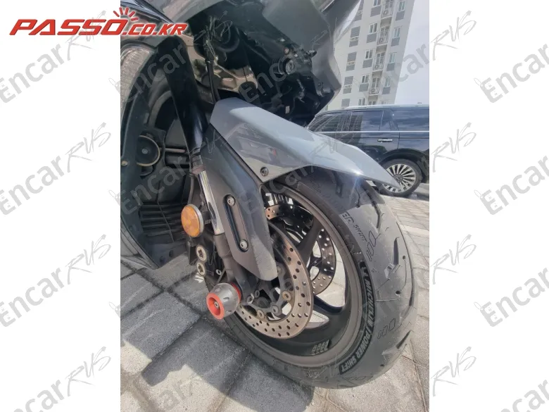 YAMAHA T MAX 560 - фото 4