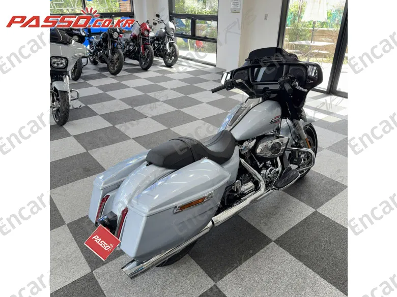 Harley-Davidson Flhx - фото 2