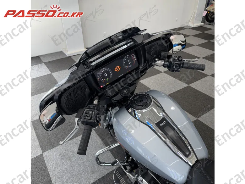 Harley-Davidson Flhx - фото 3