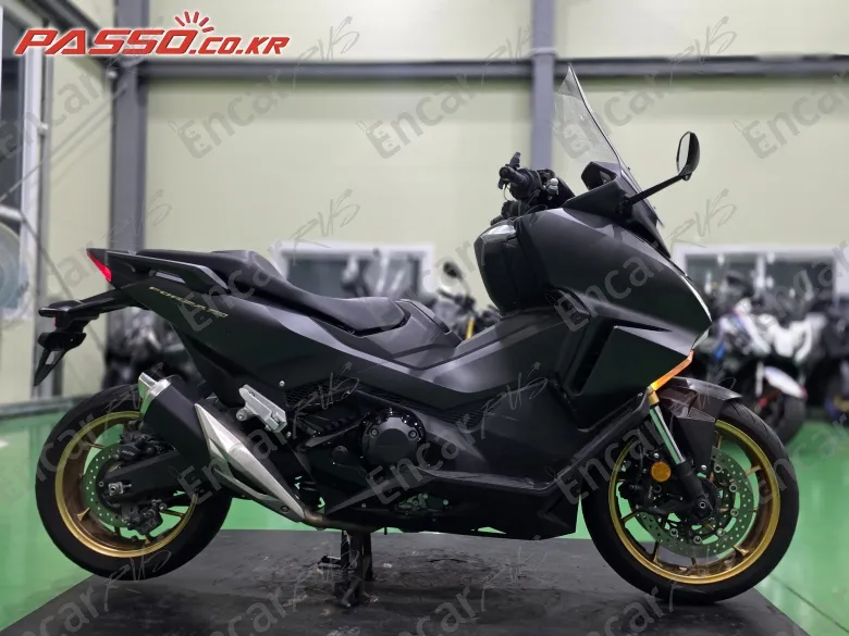 Honda Forza 750 - фото 0