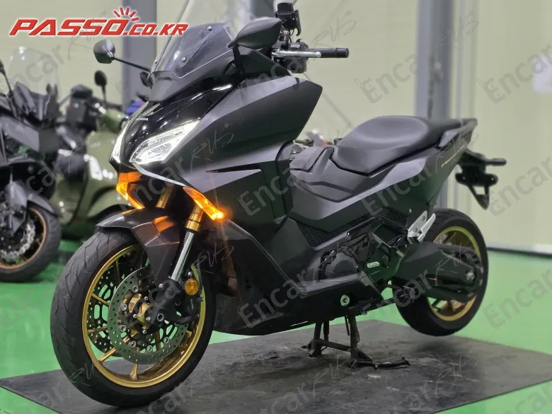 Honda Forza 750 - фото 5