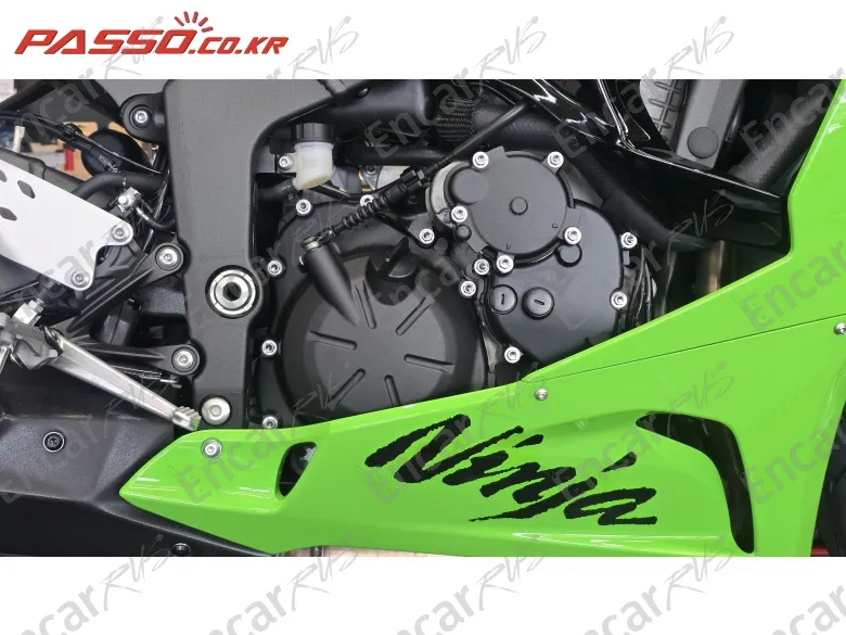 Kawasaki Zx 6 R - фото 4