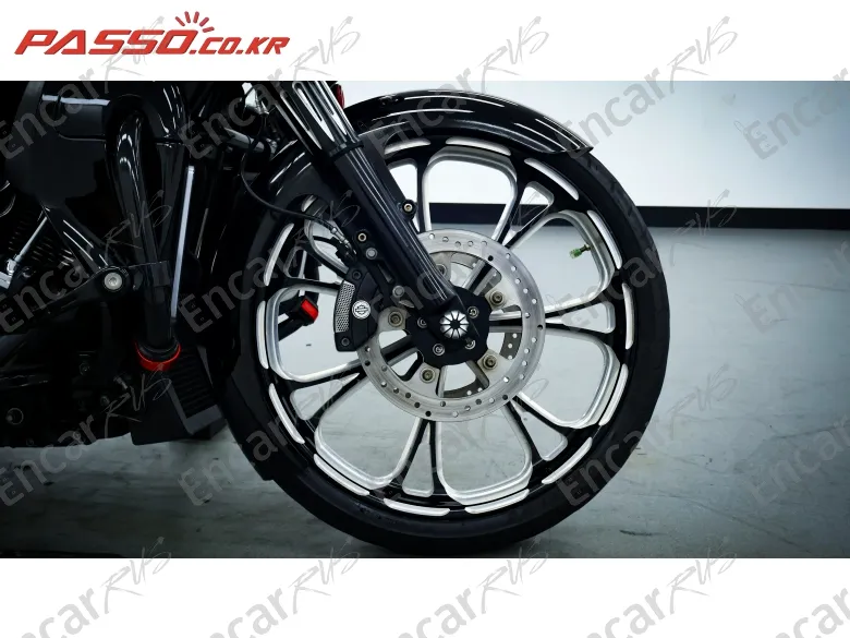 Harley-Davidson Flhx - фото 5