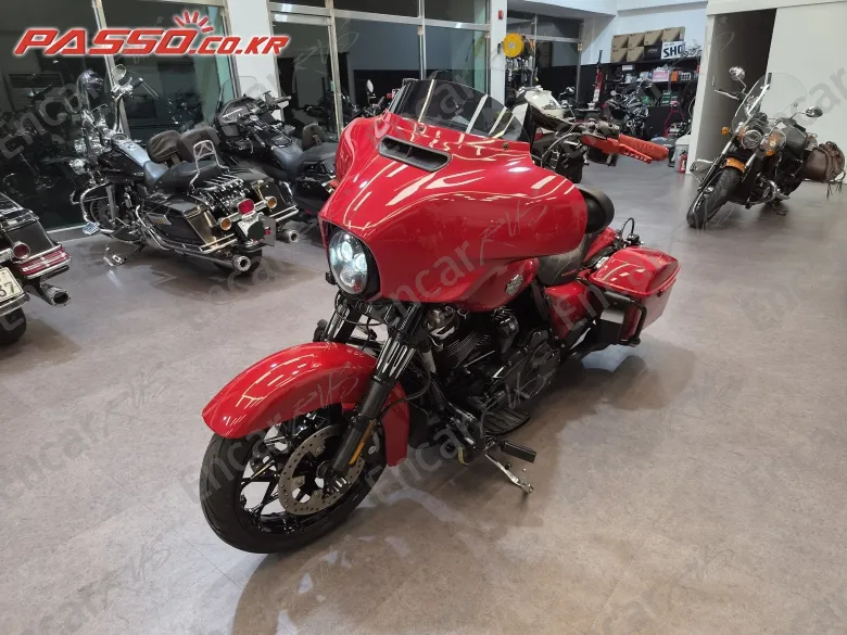 HARLEY-DAVIDSON FLHXS STREET GLIDE SPECIAL - фото 5