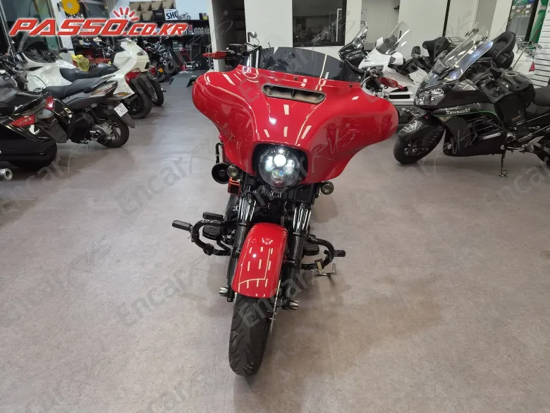 HARLEY-DAVIDSON FLHXS STREET GLIDE SPECIAL - фото 6