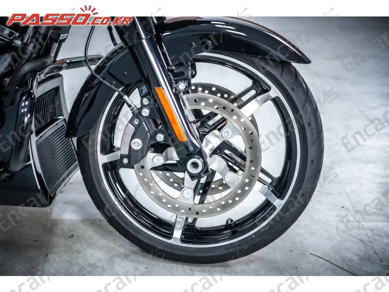 Harley-Davidson Flhx - фото 5