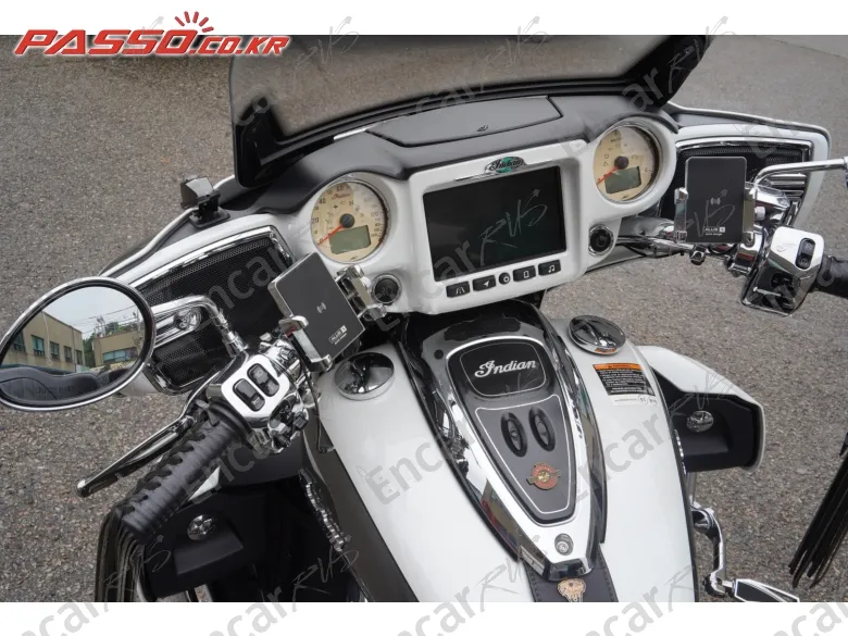 Indian Chief Roadmaster - фото 3