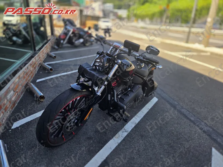 Harley-Davidson Breakout 117 - фото 0