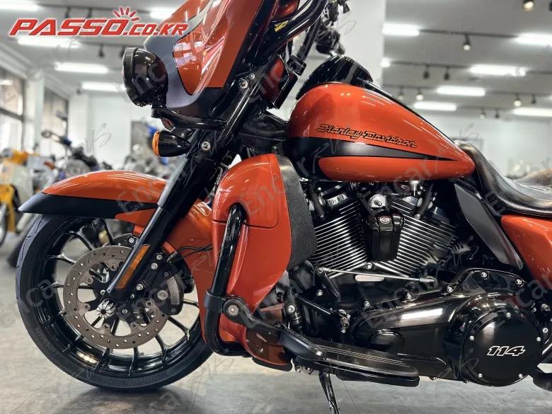 HARLEY-DAVIDSON FLHXS STREET GLIDE SPECIAL - фото 4