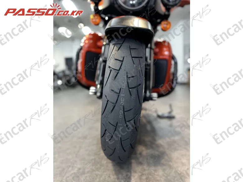 HARLEY-DAVIDSON FLHXS STREET GLIDE SPECIAL - фото 5