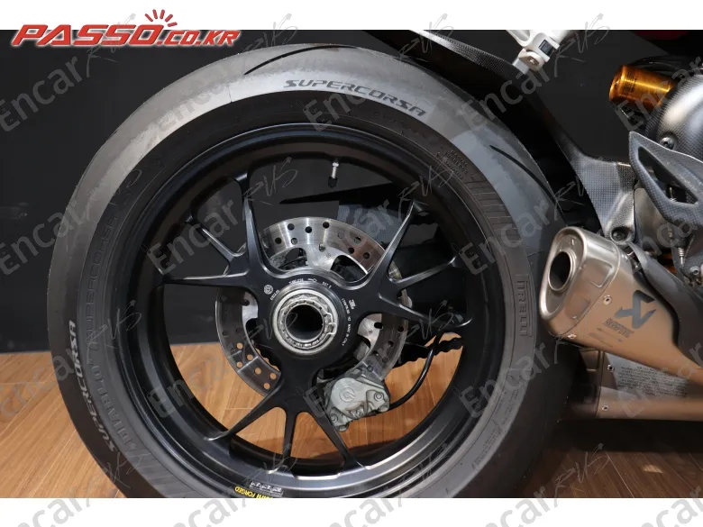 Ducati Streetfighter V4 S - фото 6