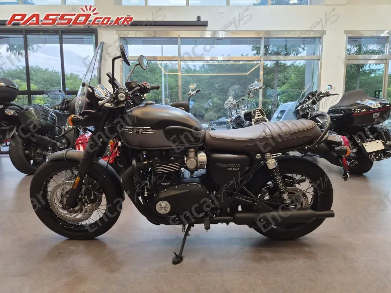 Triumph Bonneville T120 - фото 1