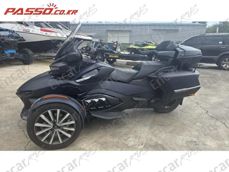 BRP CAN-AM SPYDER RT - фото 1