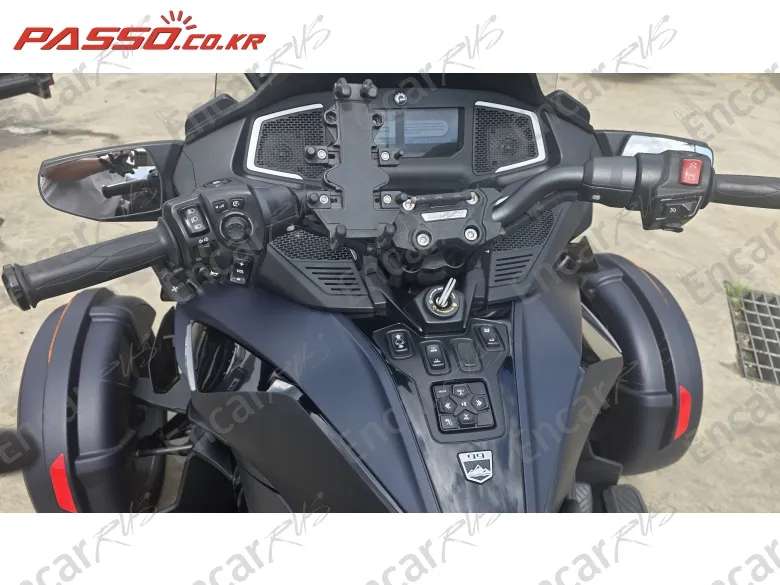 BRP CAN-AM SPYDER RT - фото 3