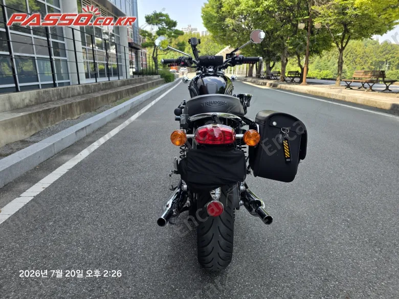 Triumph Bonneville T120 - фото 2