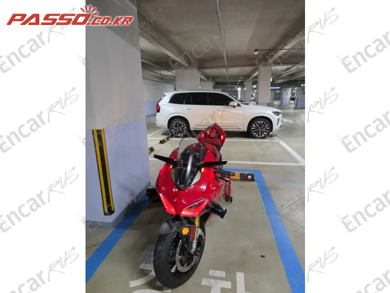 Ducati Panigale V4 S - фото 1