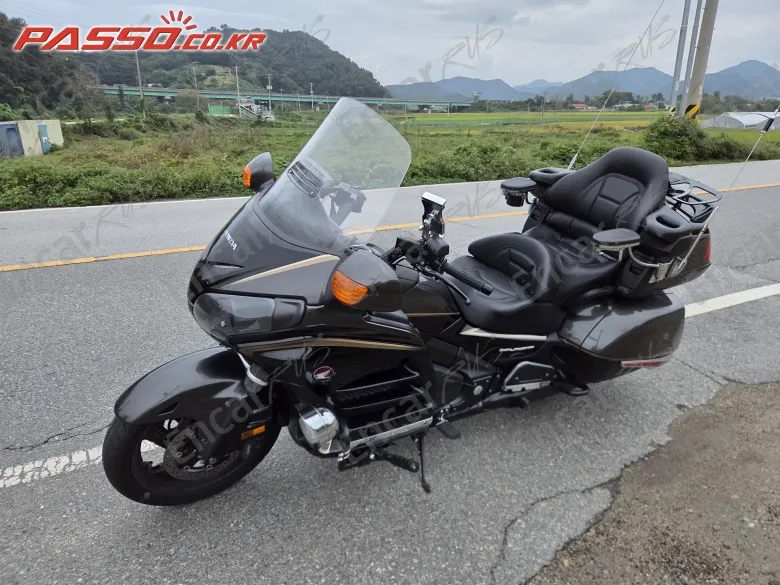 Honda Goldwing 1800 - фото 0