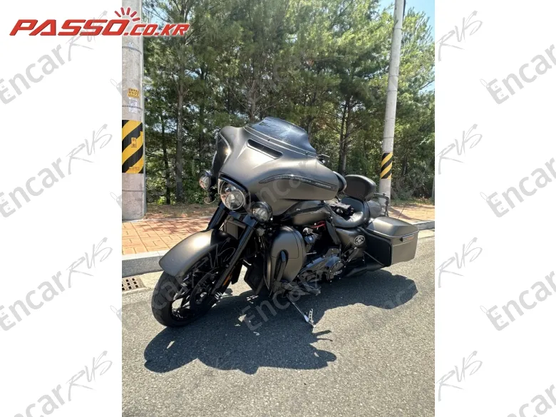 HARLEY-DAVIDSON FLHXS STREET GLIDE SPECIAL - фото 5
