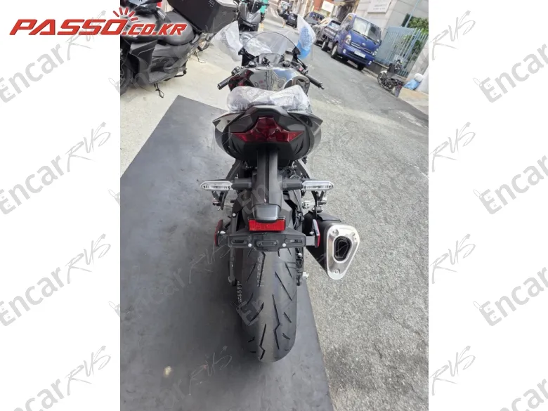 Kawasaki Zx 6 R - фото 2