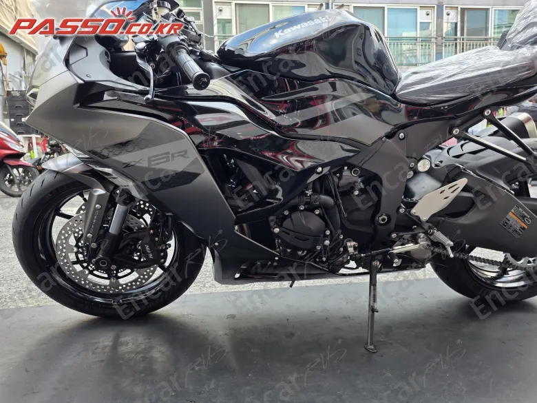 Kawasaki Zx 6 R - фото 4