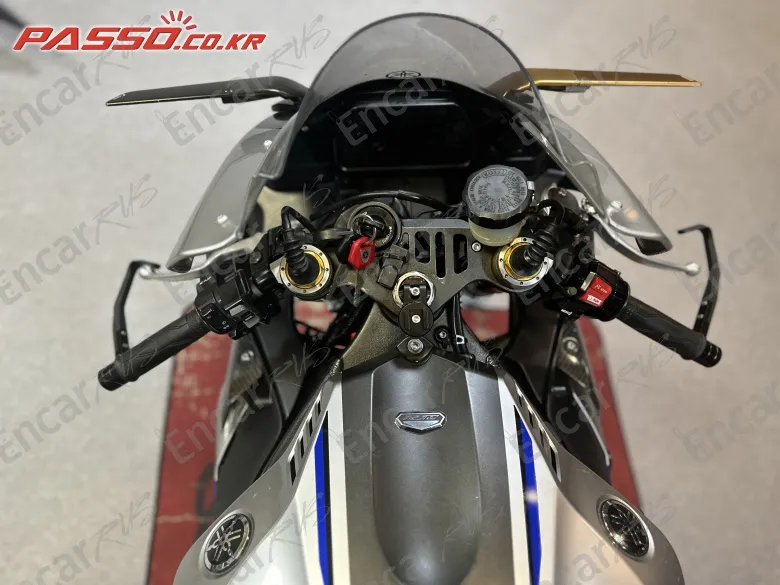 Yamaha Yzf R1 M - фото 3