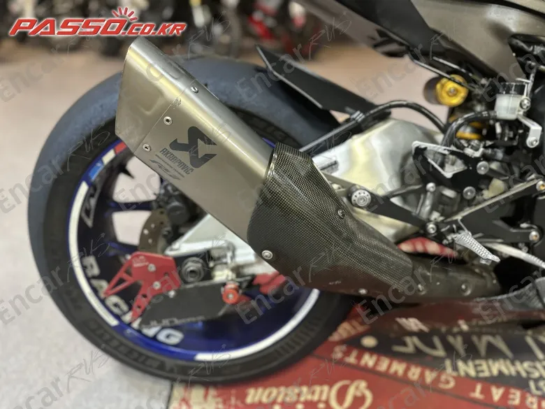 Yamaha Yzf R1 M - фото 6