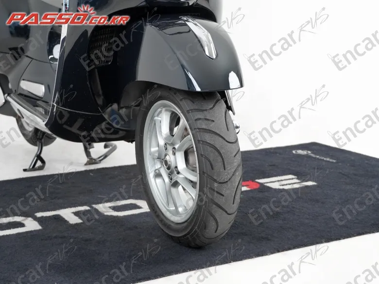 Vespa Gts 300 Classic - фото 5