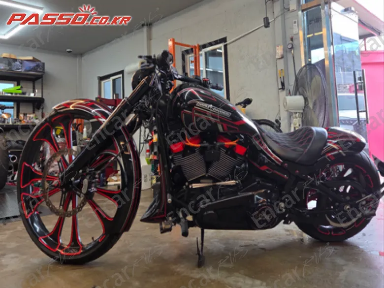 Harley-Davidson Breakout 114 - фото 1