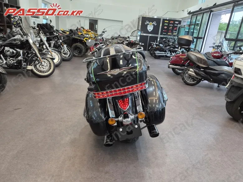 KAWASAKI VULCAN 1700 VOYAGER ABS - фото 4