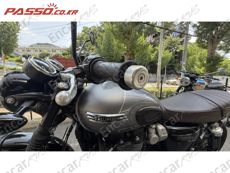 Triumph Bonneville T120 - фото 3